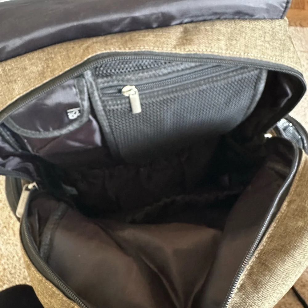 Baby Brezza Dante diaper Bag in Olive